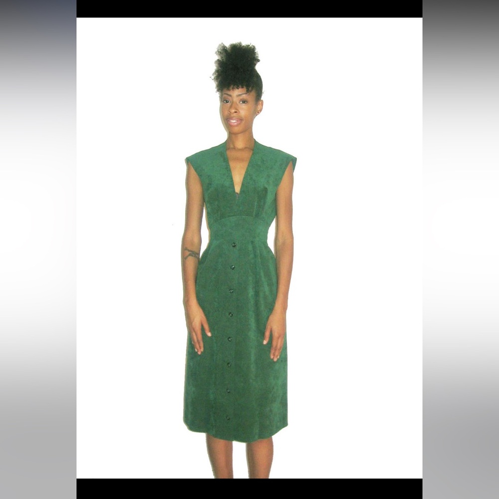 VTG Mollie Parnis Ultra Suede Green V-neck Pleated Buttoned Mod Dress w/ Belt